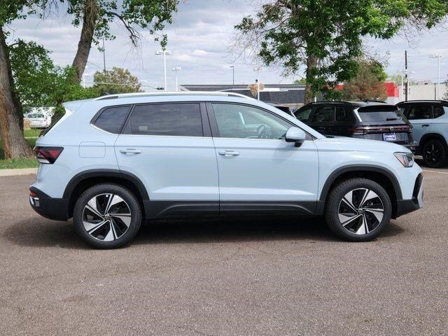 2025 Volkswagen Taos SE photo 2