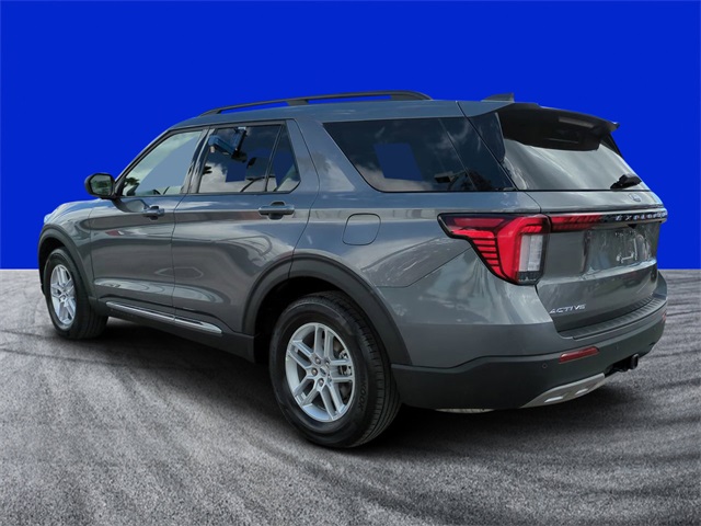 2025 Ford Explorer photo 4