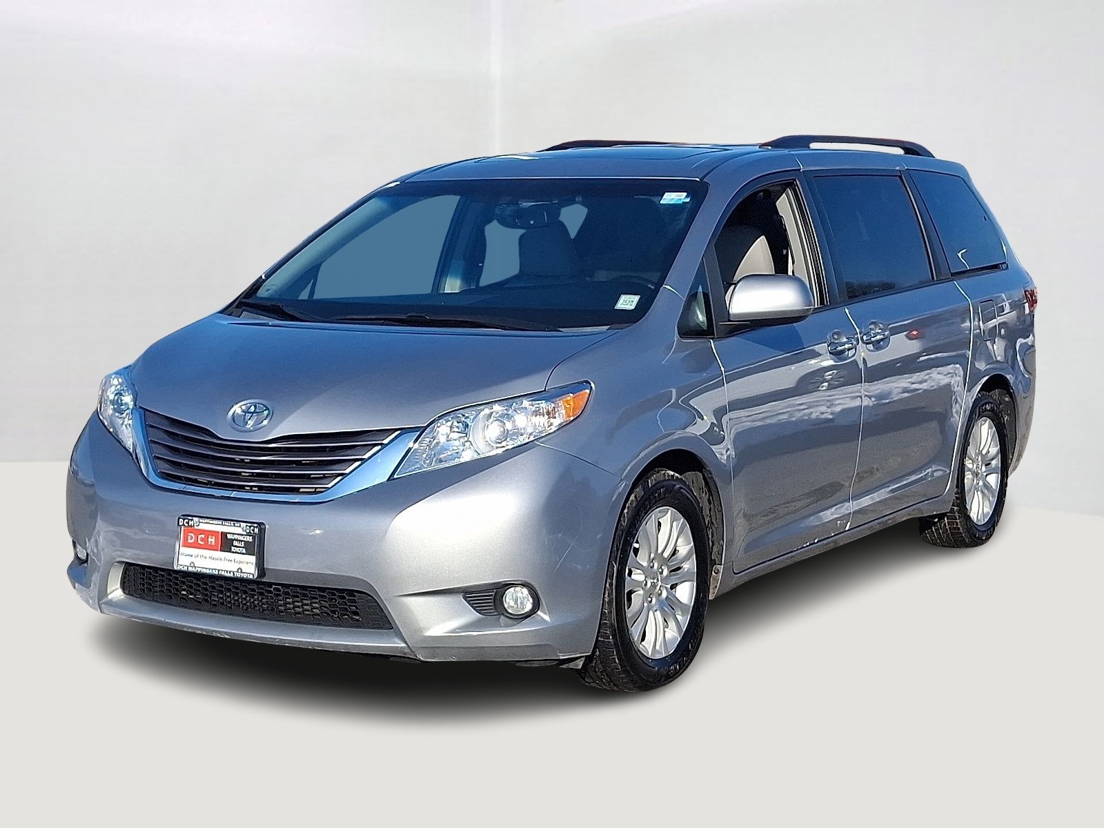 2015 Toyota Sienna XLE's photo