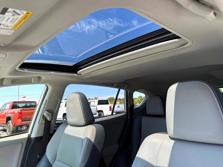 2013 Toyota RAV4 Limited photo 11