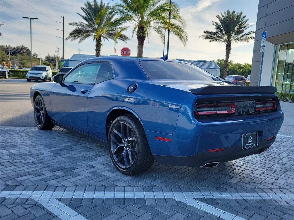 2021 Dodge Challenger SXT photo 3