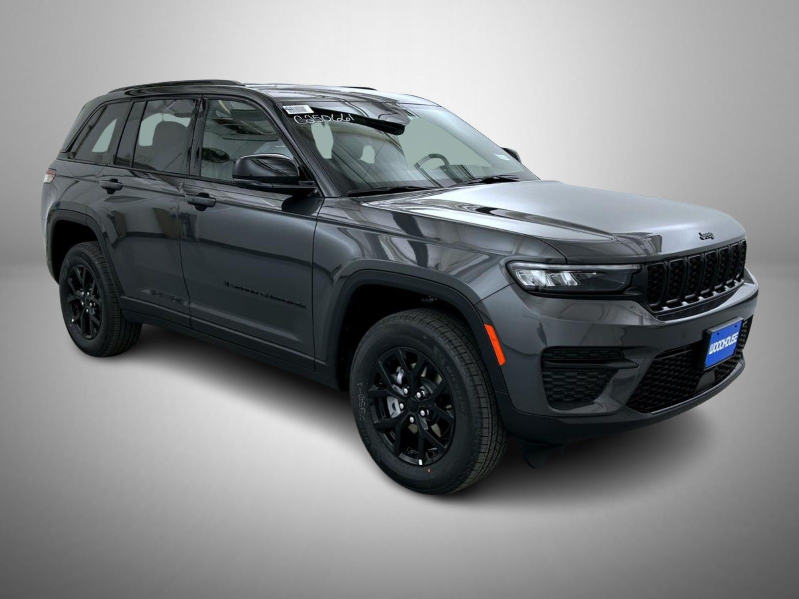 2025 Jeep Grand Cherokee Altitude photo 3