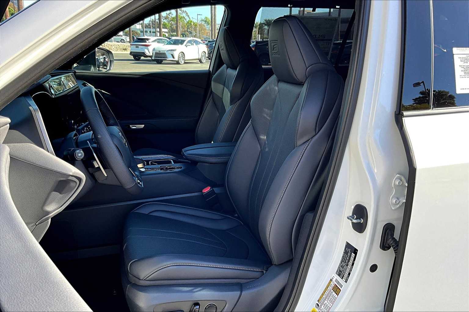 2026 Lexus TX 500h F SPORT Performance Premium photo 17