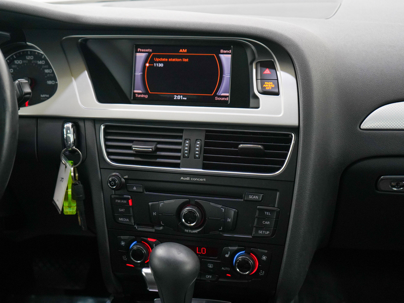 2011 Audi A4 2.0T Premium Plus photo 14