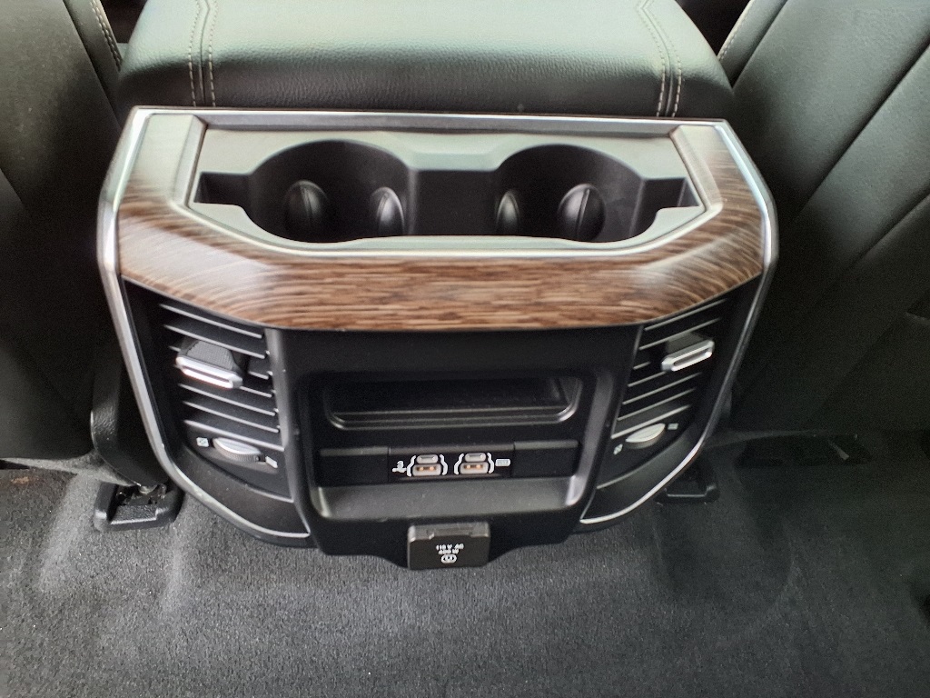 2019 Ram 1500 Laramie photo 14