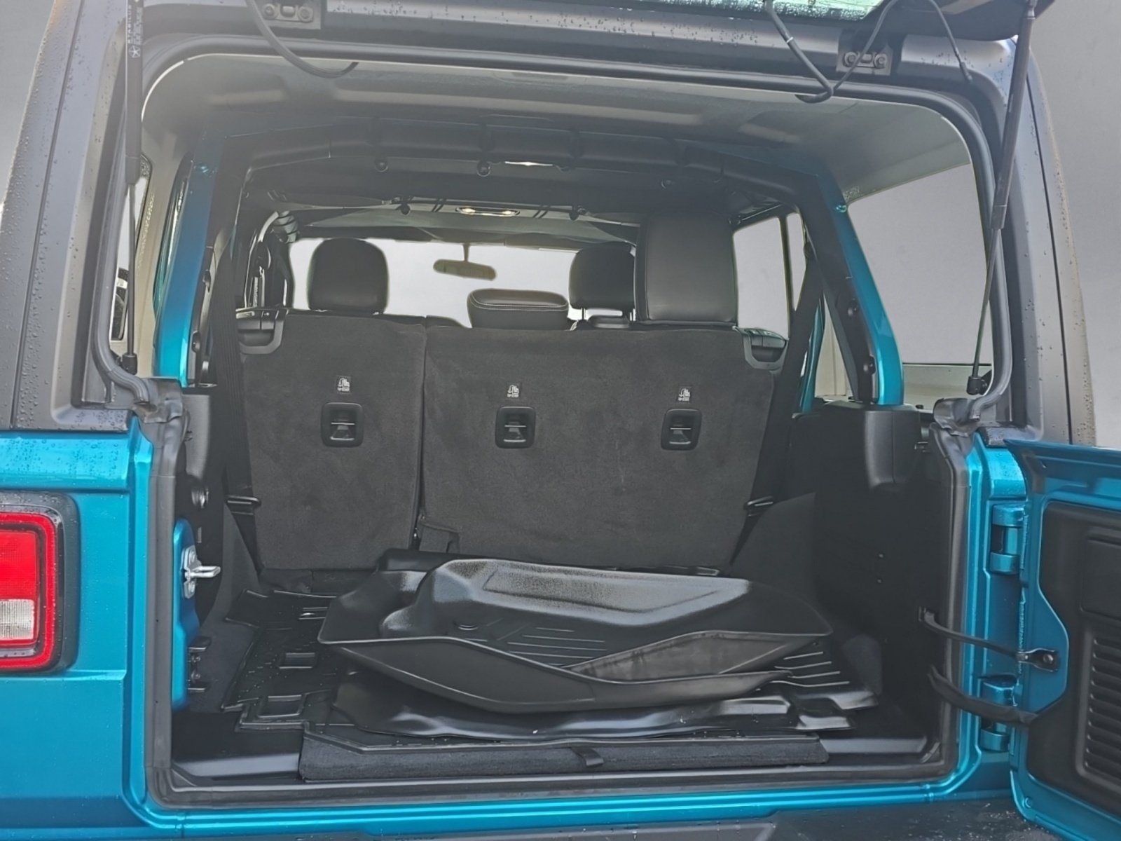2020 Jeep Wrangler Unlimited Sport photo 21