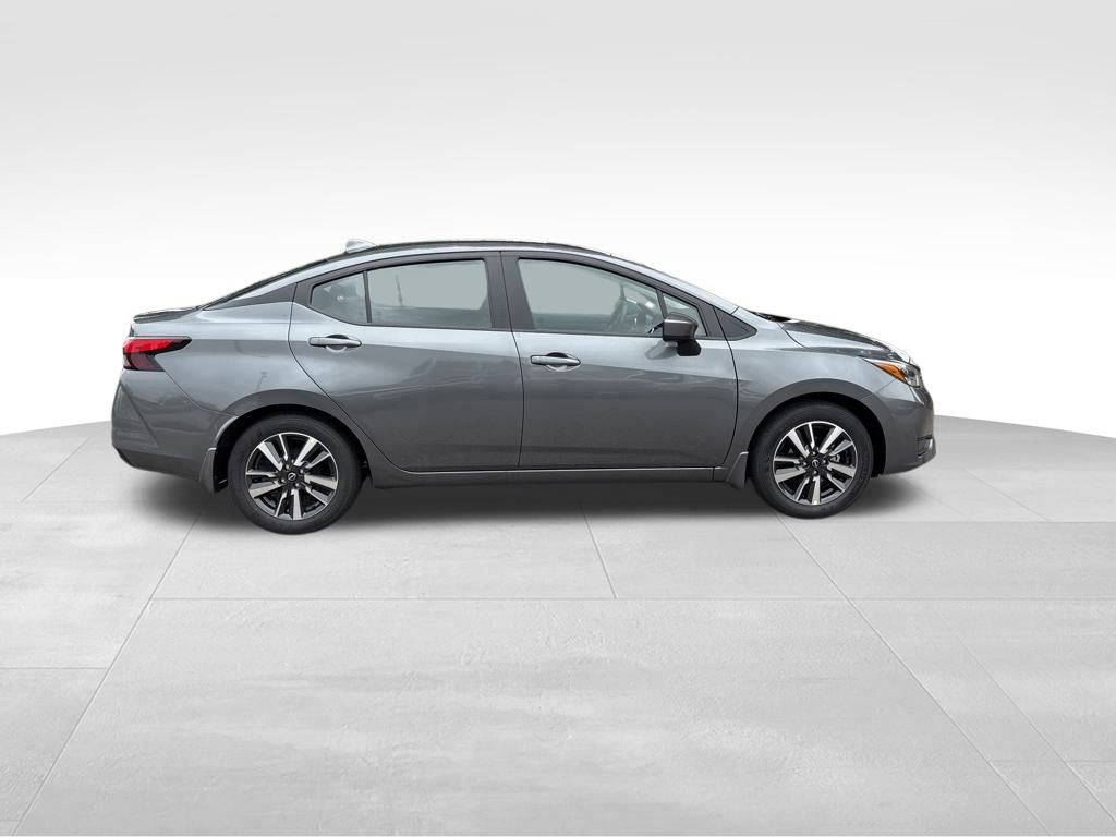 2025 Nissan Versa SV photo 4