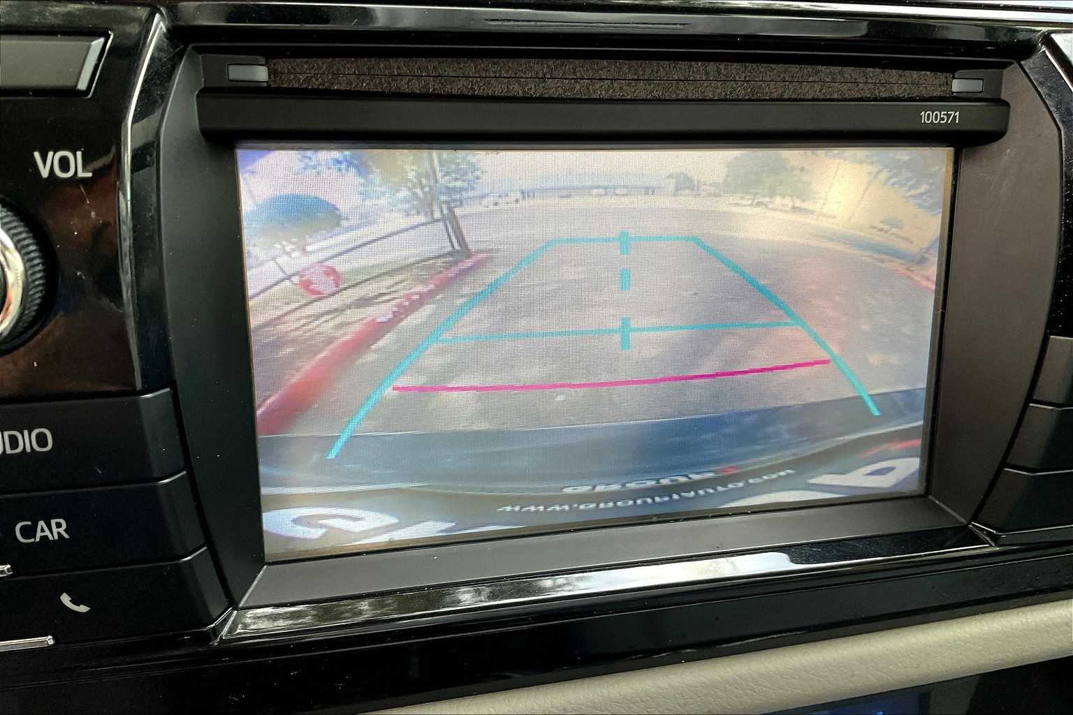 2016 Toyota Corolla LE photo 23