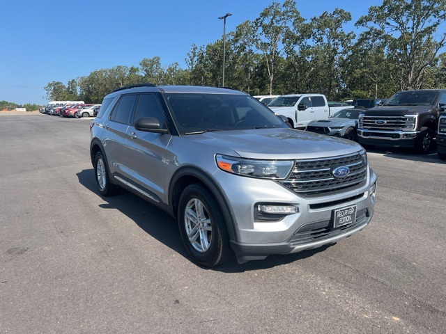 2023 Ford Explorer XLT photo 3