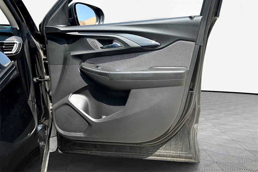 2023 Chevrolet Trailblazer LT photo 23