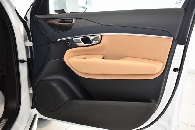 2023 Volvo XC90 Ultimate photo 9