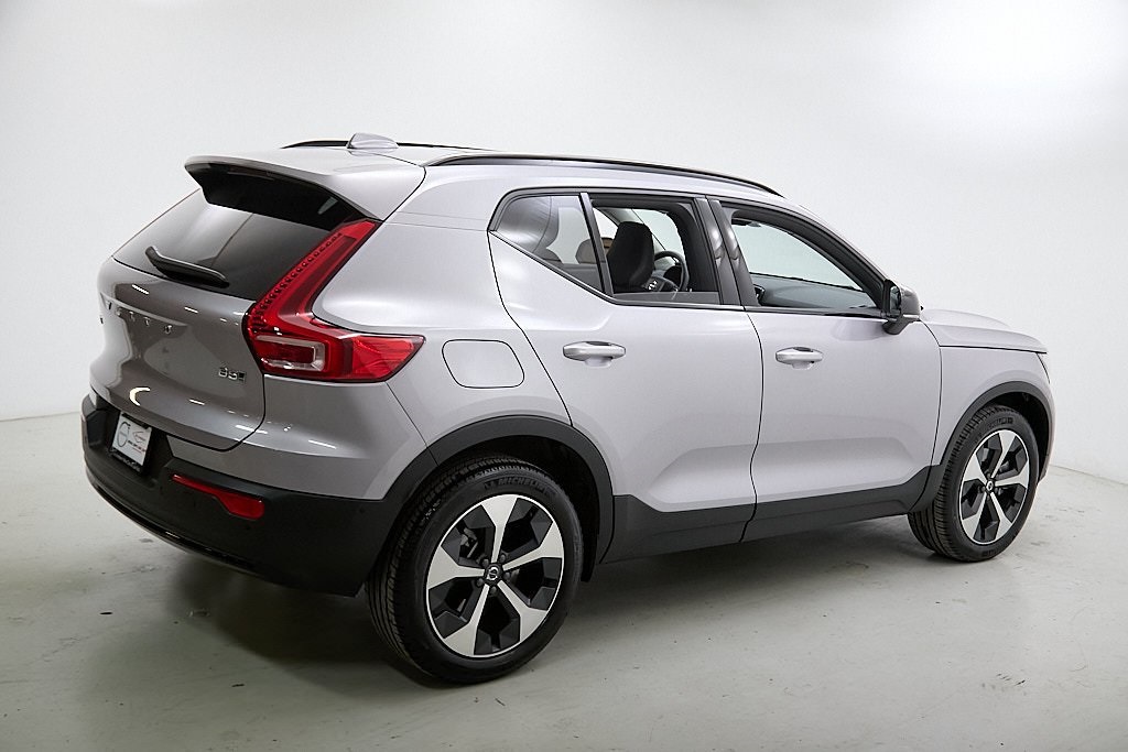2026 VOLVO XC40 - Image 10