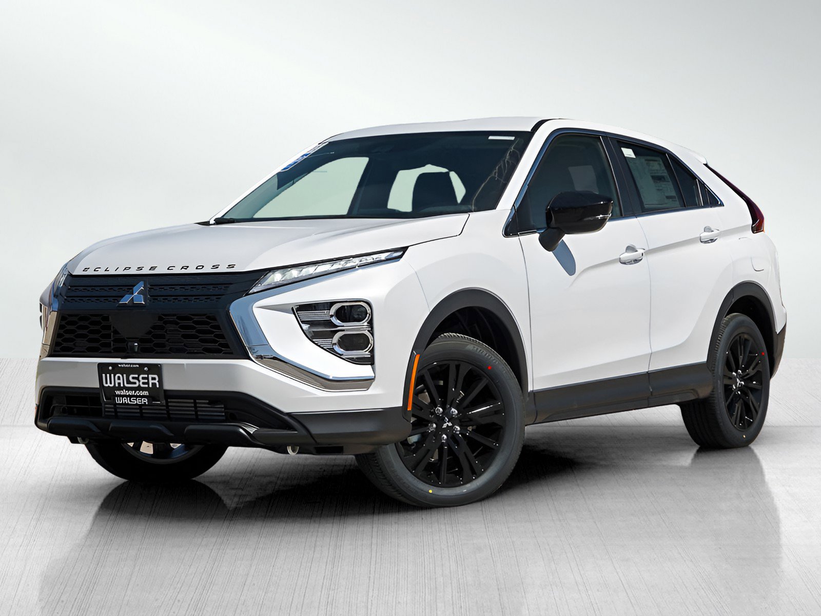 2025 Mitsubishi Eclipse Cross LE's photo