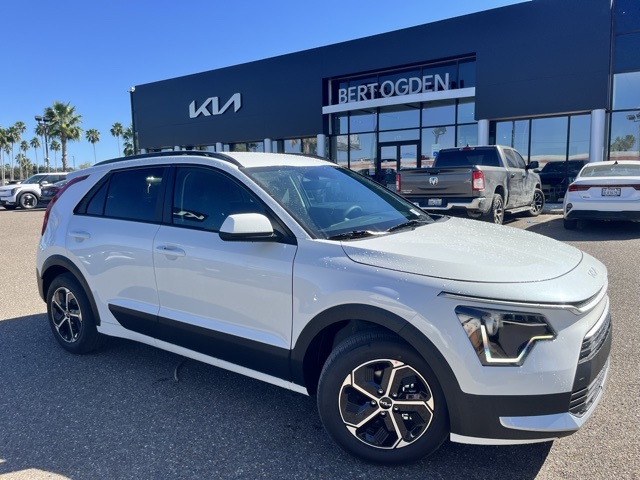 2026 Kia Niro LX's photo