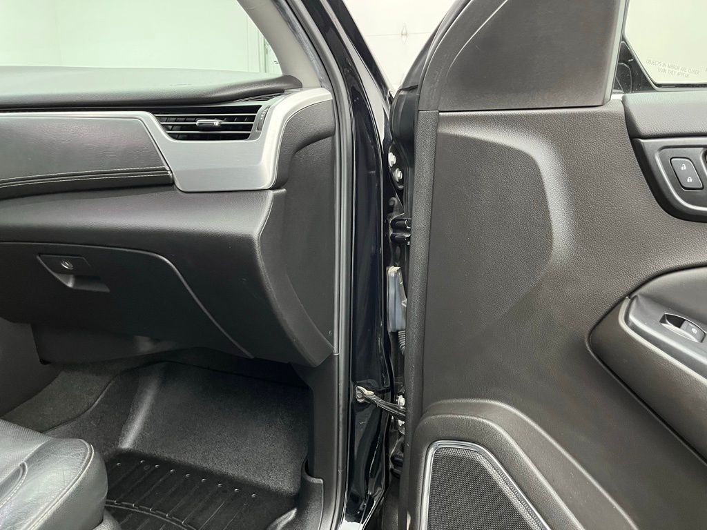 2017 Gmc Yukon SLT photo 32