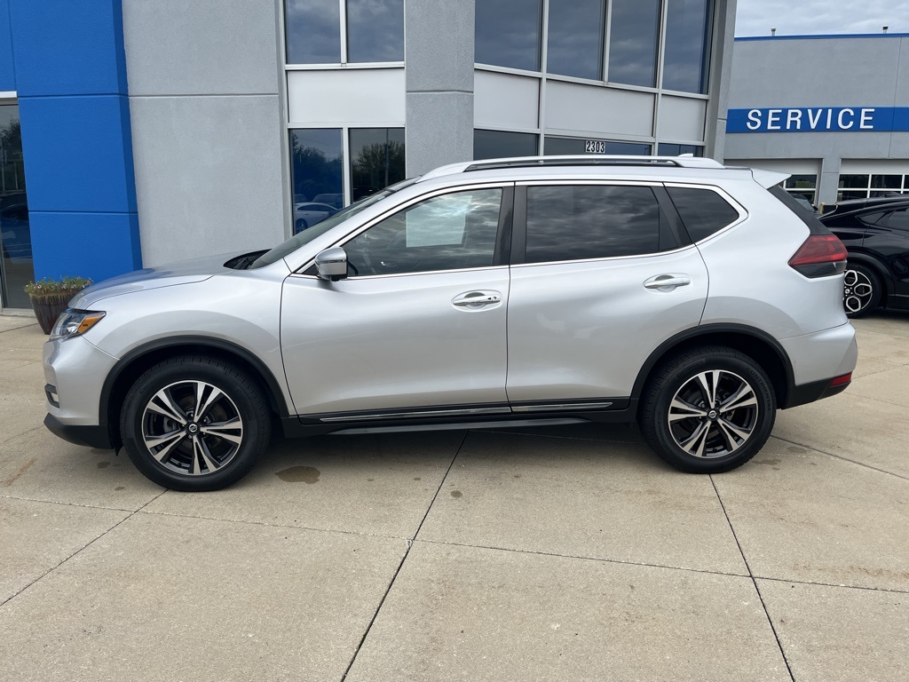 2018 Nissan Rogue SL photo 2
