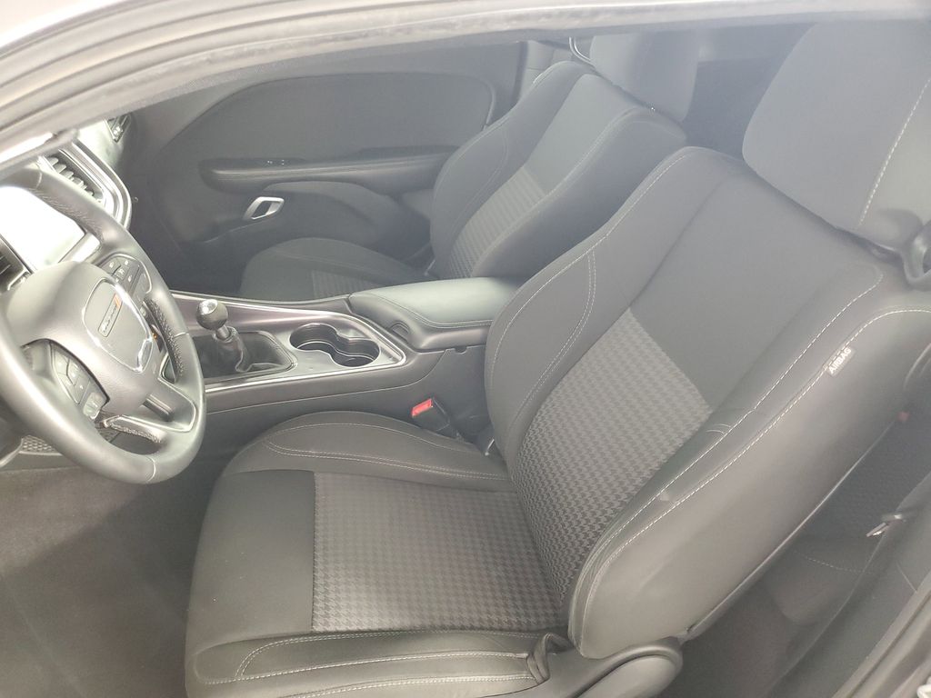 2016 Dodge Challenger SXT Plus photo 11