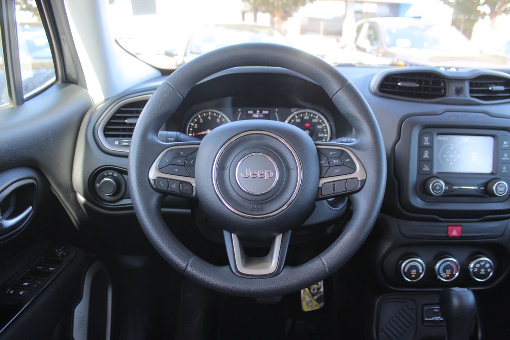 2017 Jeep Renegade Sport photo 16