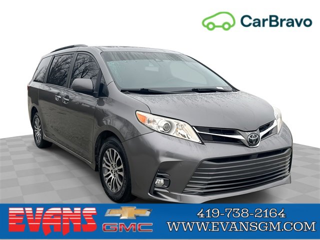 2020 Toyota Sienna XLE's photo