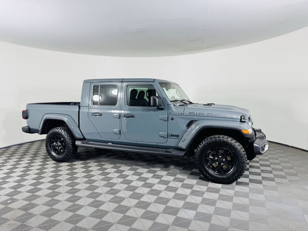 2025 Jeep Gladiator Sport photo 2