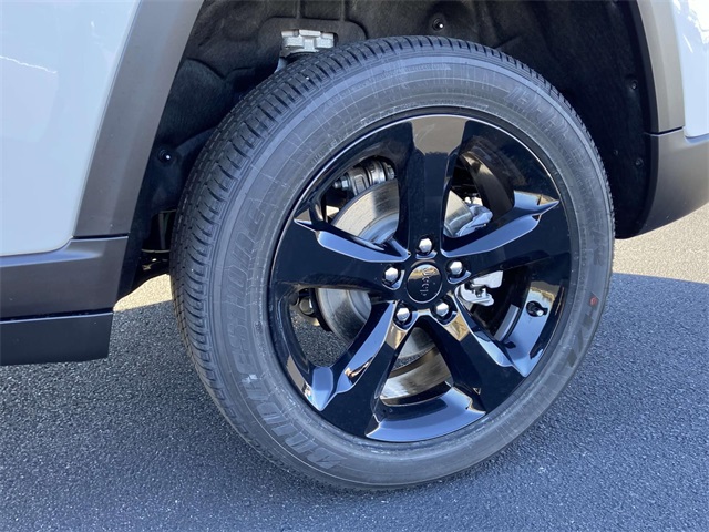 2025 Jeep Grand Cherokee Altitude photo 9