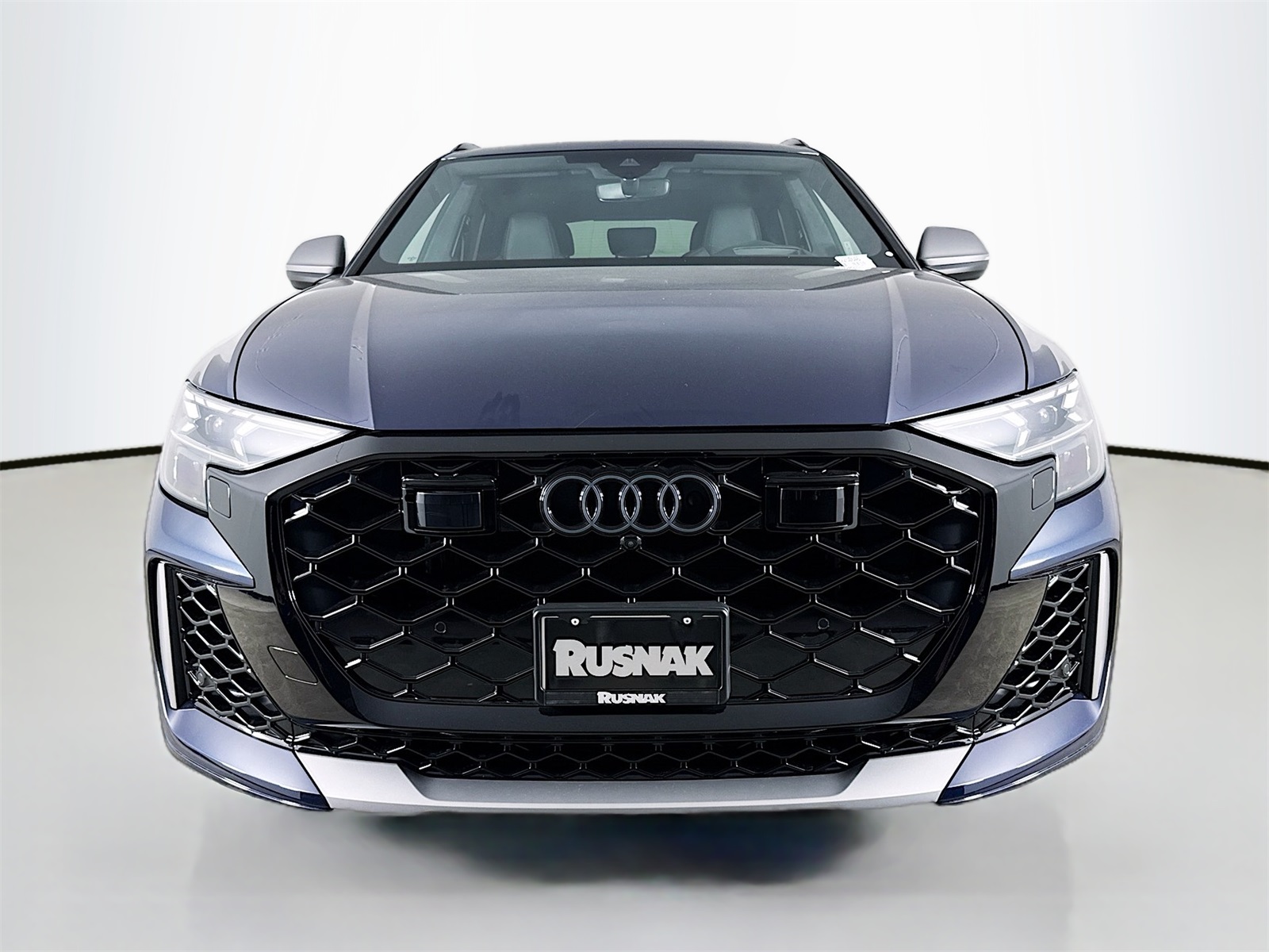 2025 Audi RS Q8 photo 2
