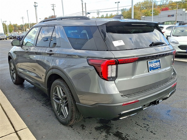 2026 Ford Explorer ST-Line photo 4