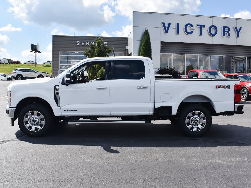 2026 Ford F-250 Lariat photo 2