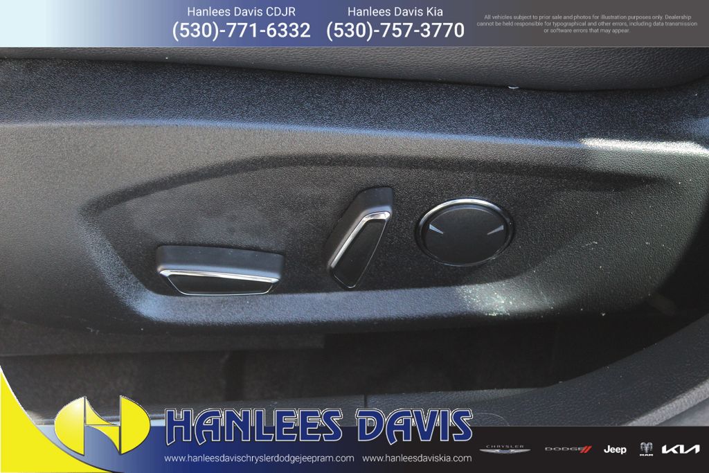 2020 Ford Fusion Hybrid Titanium photo 10