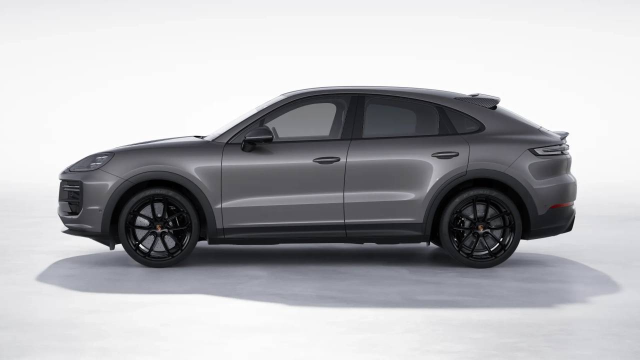 2026 Porsche Cayenne Turbo GT photo 2