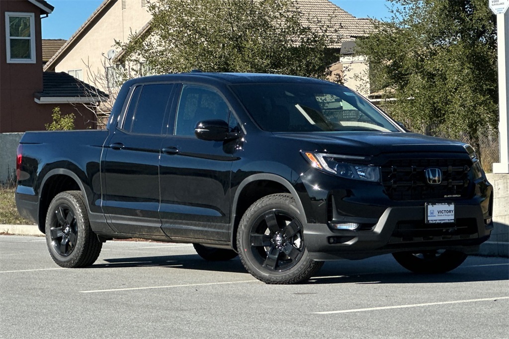 2025 Honda Ridgeline Black Edition photo 2