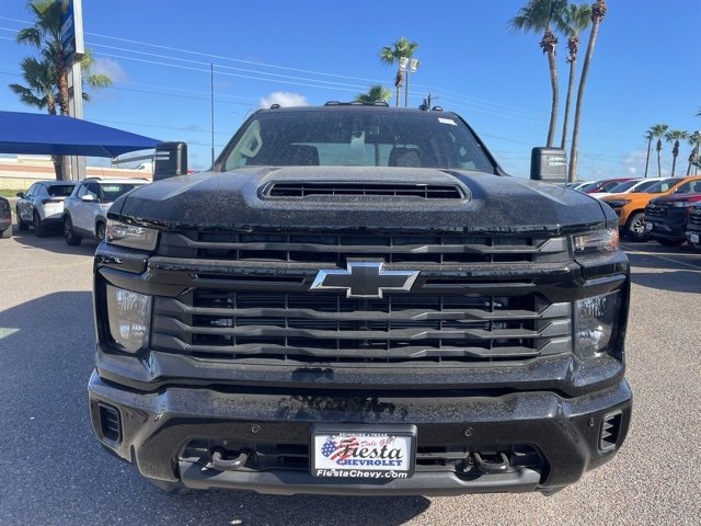 2026 Chevrolet Silverado 2500HD Custom photo 2
