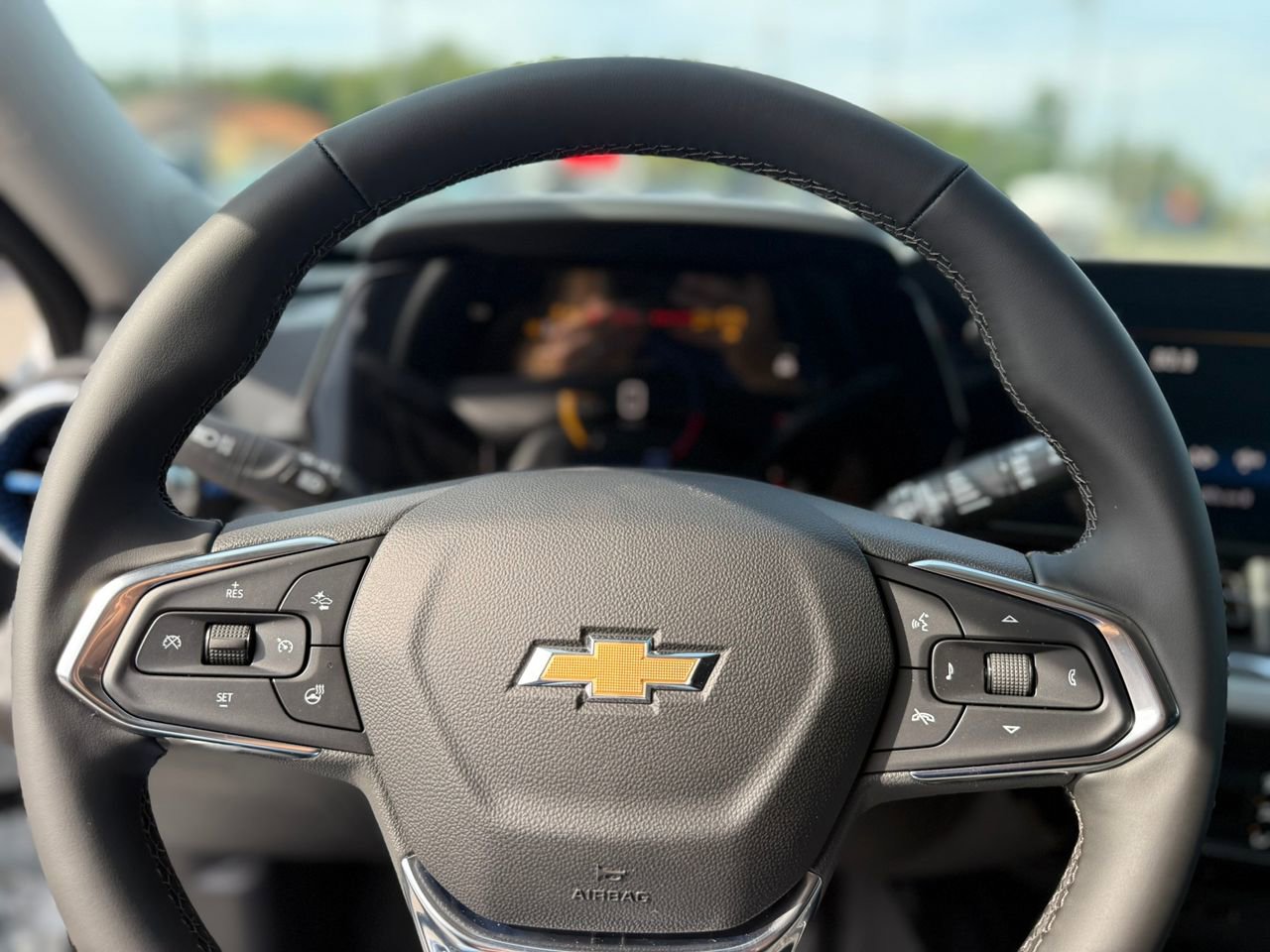 2025 Chevrolet Trax LT photo 16