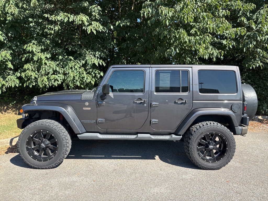 2017 Jeep Wrangler Unlimited Sahara photo 6