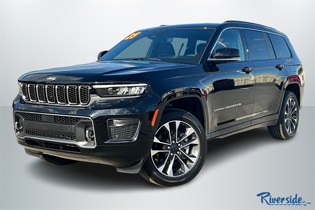2025 Jeep Grand Cherokee Overland photo 2