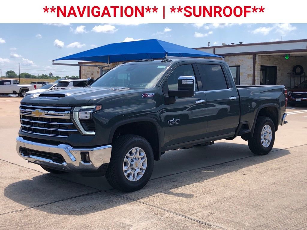 2025 Chevrolet Silverado 2500HD LTZ photo 2