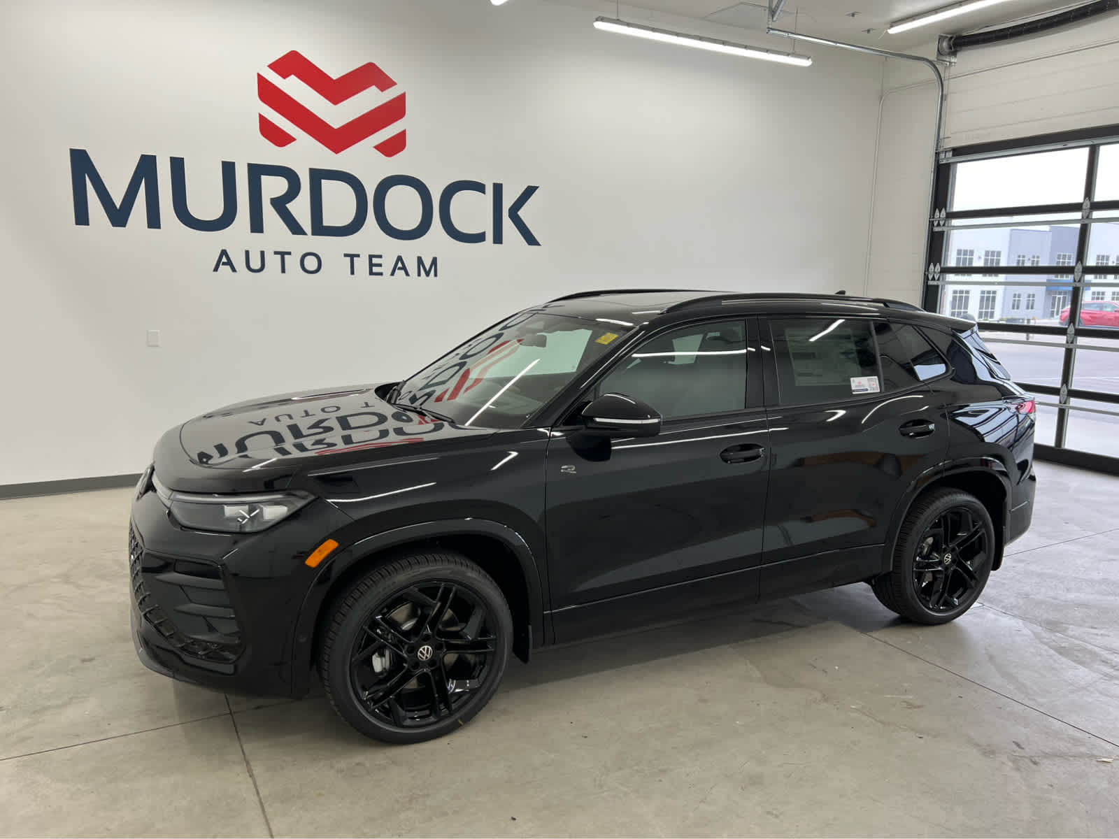 2026 Volkswagen Tiguan SE R-LINE BLACK's photo