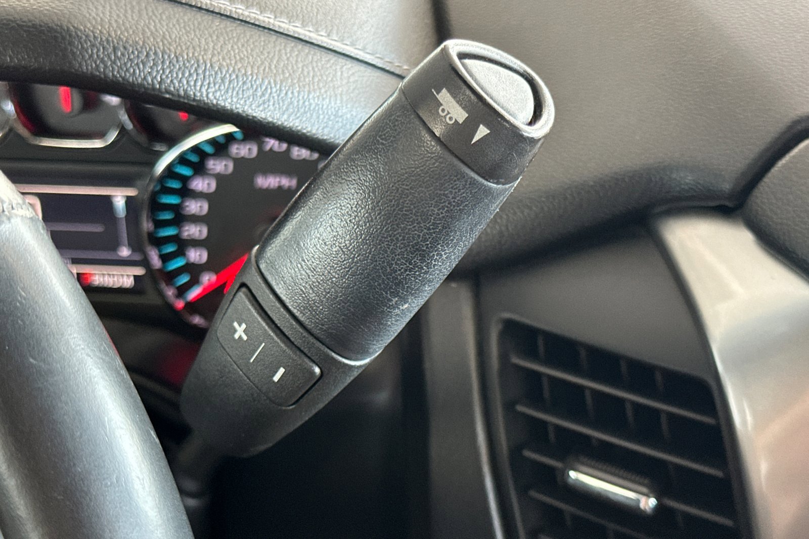 2015 Chevrolet Tahoe LTZ photo 21