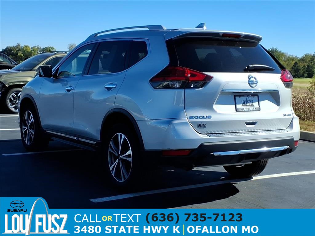 2017 Nissan Rogue SL photo 4