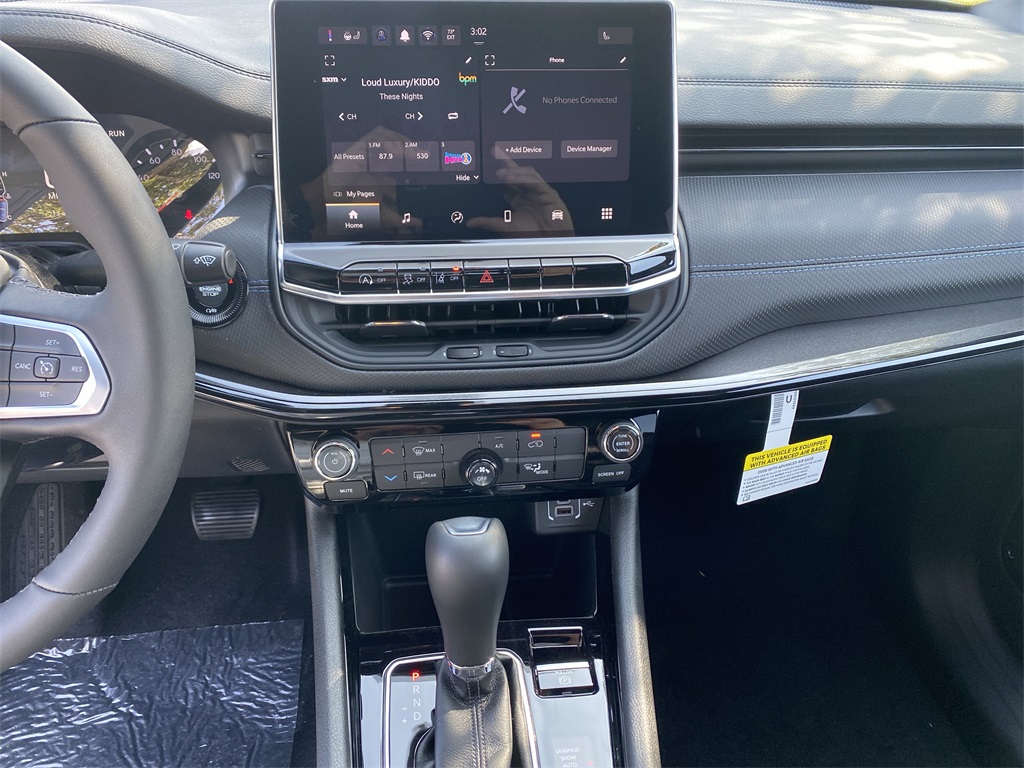 2025 Jeep Compass Latitude photo 14