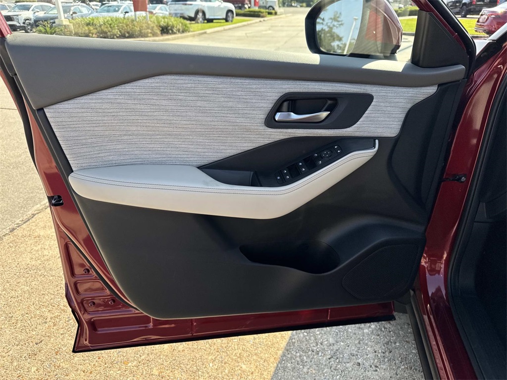 2023 Nissan Rogue SV photo 13