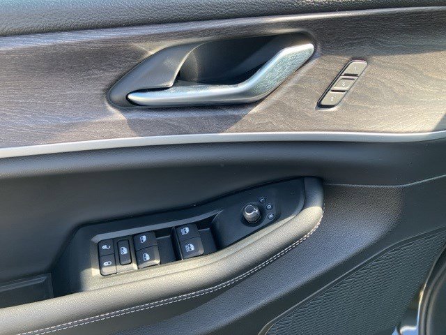 2025 Jeep Grand Cherokee Limited photo 9