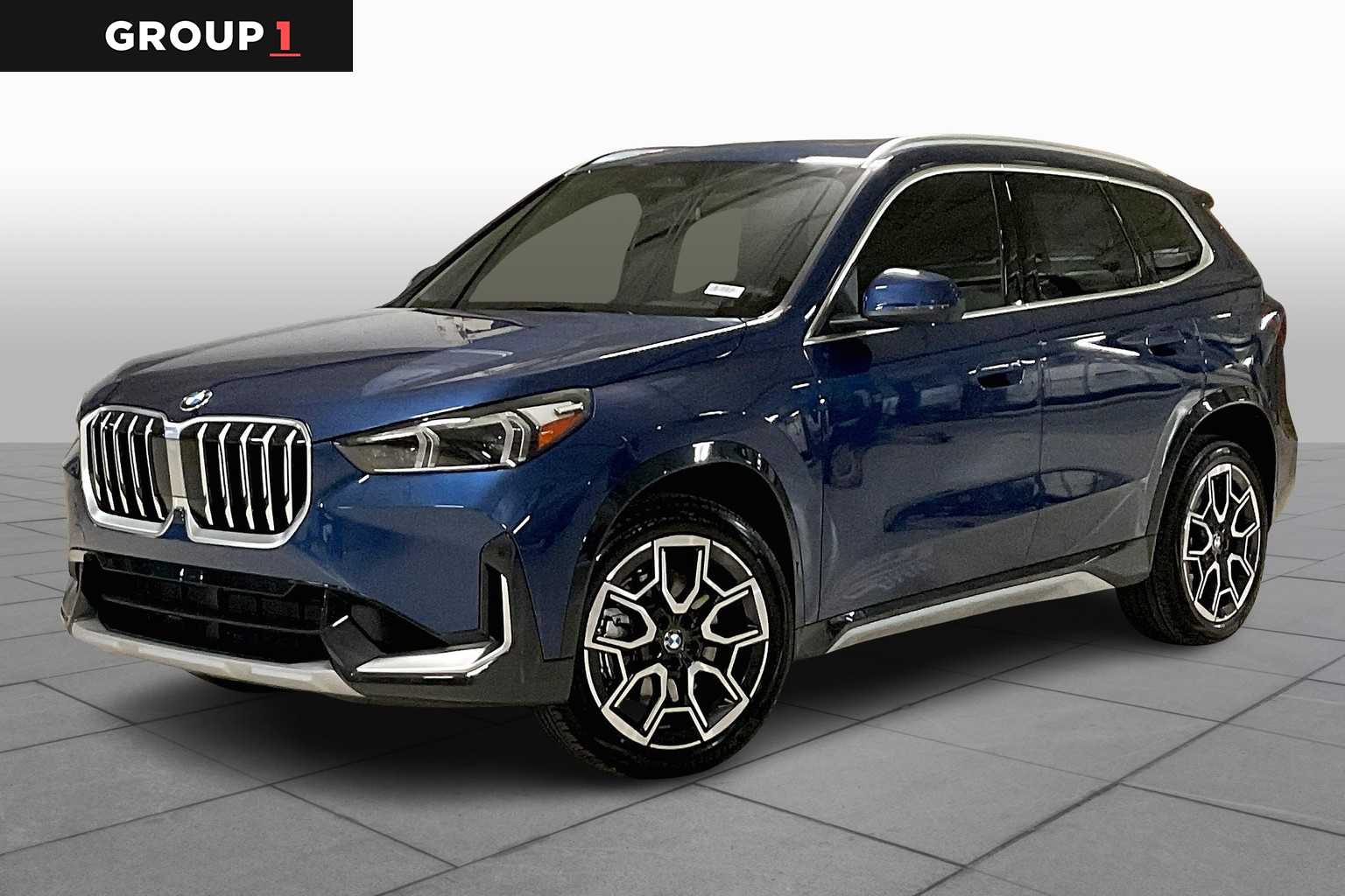 2025 BMW X1 28i's photo