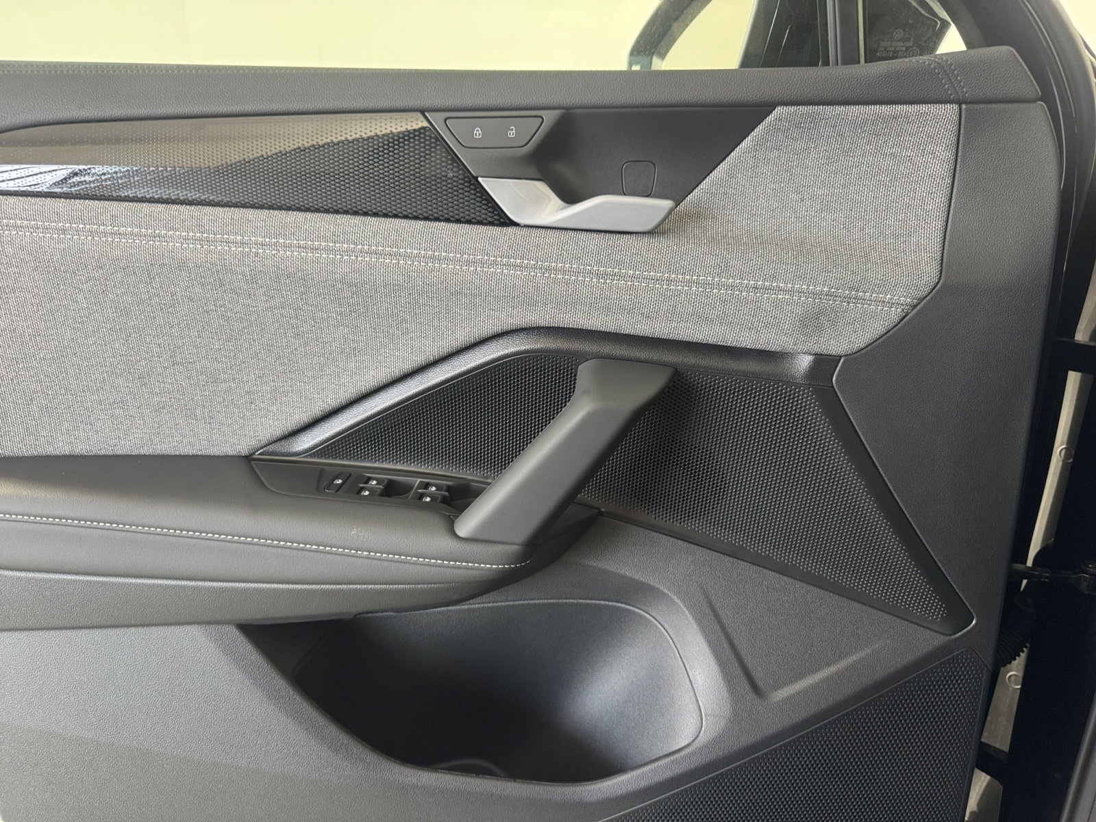 2025 Volkswagen Tiguan S photo 22
