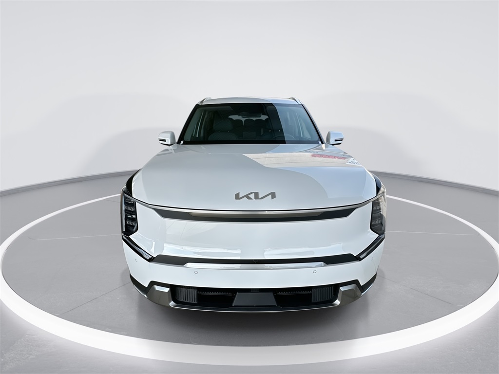 2026 Kia EV9 Wind photo 2