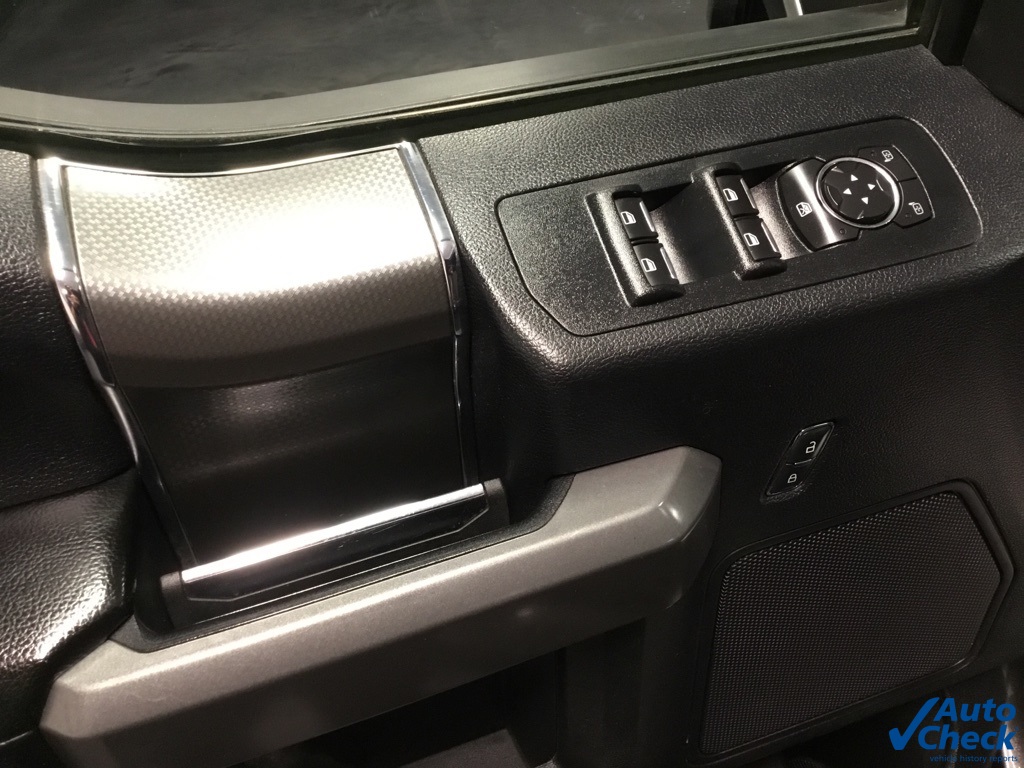 2017 Ford F-150 XLT photo 24