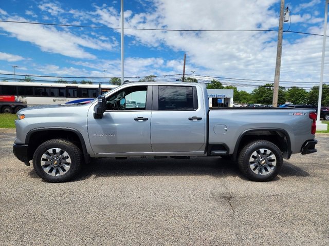 2025 Chevrolet Silverado 2500HD Custom photo 7