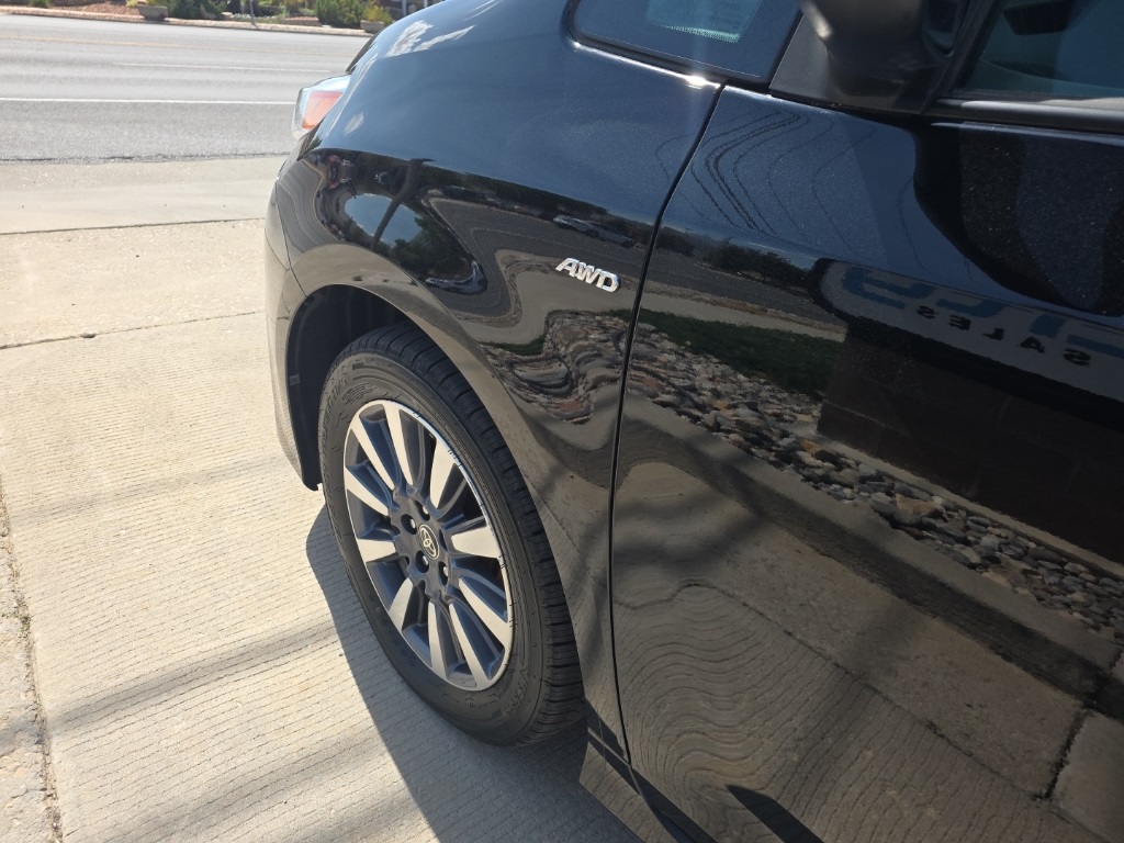 2020 Toyota Sienna XLE photo 6