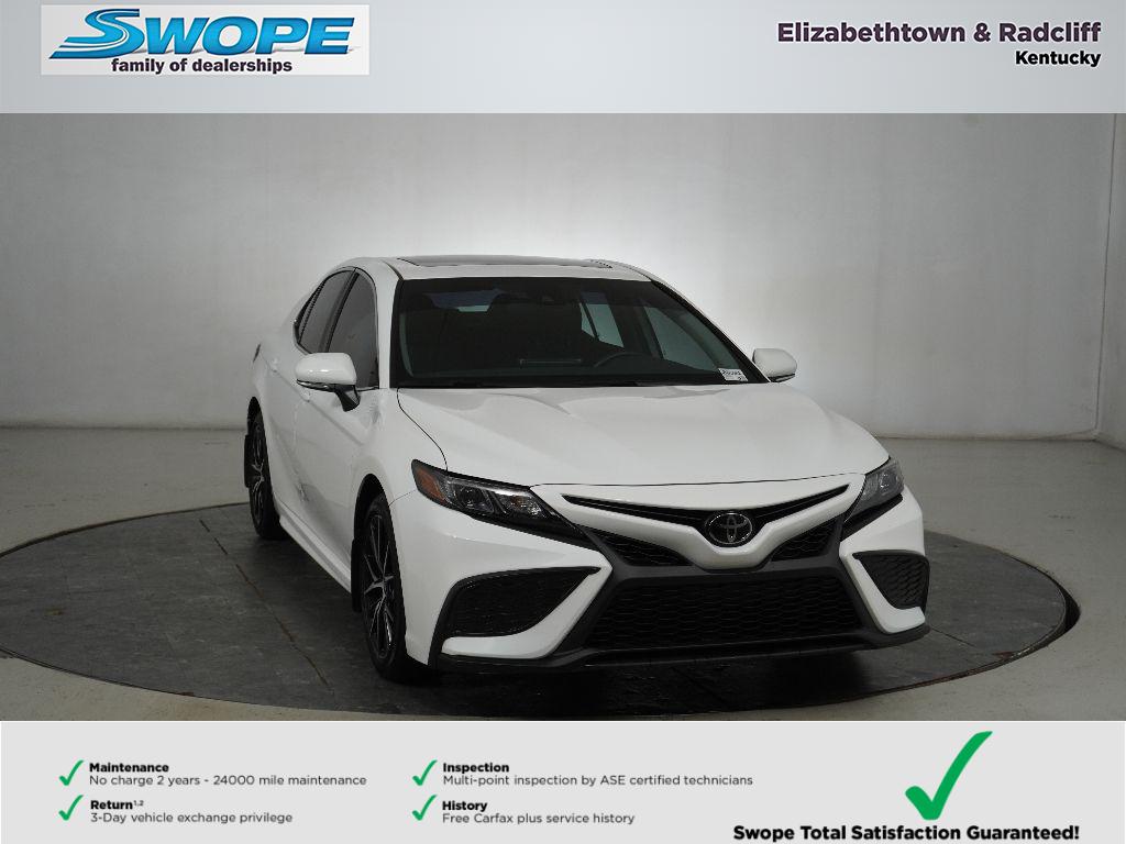 2023 Toyota Camry SE's photo