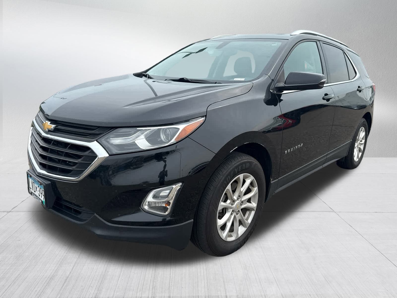 Used 2018 Chevrolet Equinox LT with VIN 2GNAXSEV9J6132562 for sale in Brooklyn Center, MN